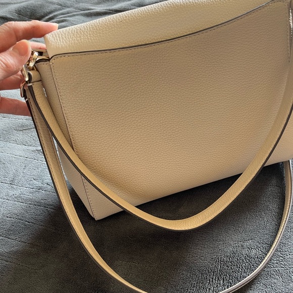 Kate Spade leather bag. shoulder strap and cross body strap. great summer bag - Picture 2 of 9